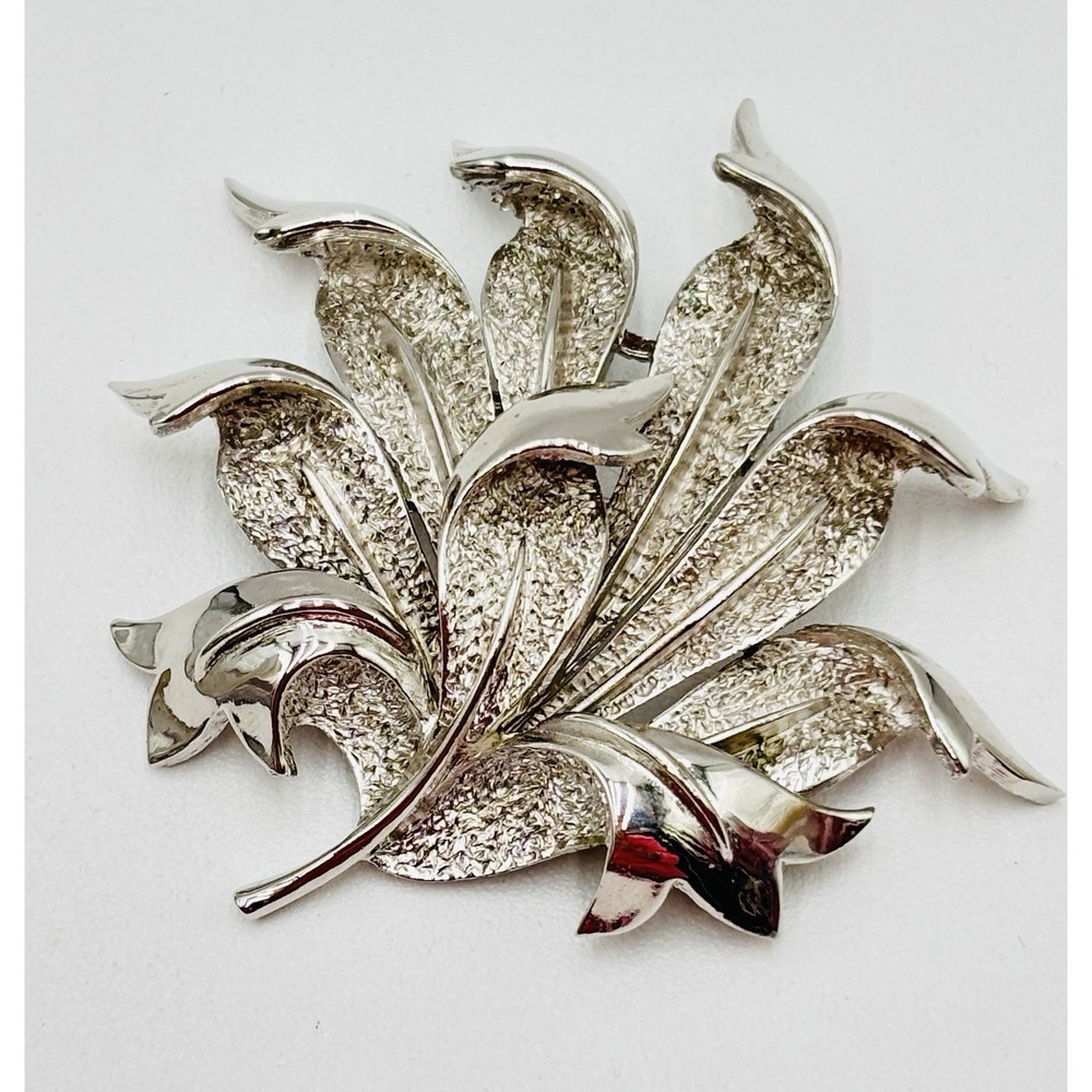Crown Trifari Silver Tone Floral‎ Brooch Textured Leaf Spray Pin Vintage Signed